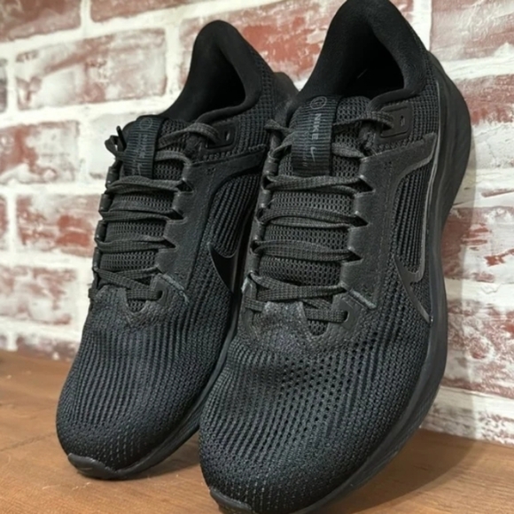 running shoes - Picture 7 of 7